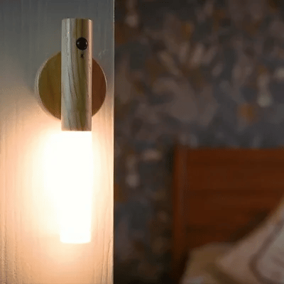 Modern Wooden Wall Light – Magnetic LED Lamp with Motion Sensor