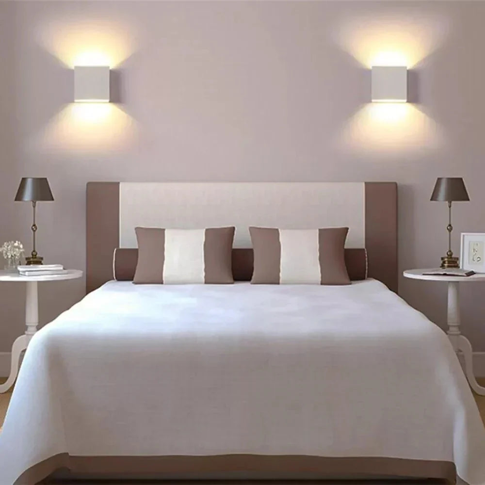 Modern Waterproof LED Wall Light – Cube-Shaped Sconce