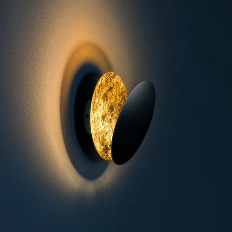 Decorative Wall Lamp Inspired by Moon Phases – 360° Rotatable Shade