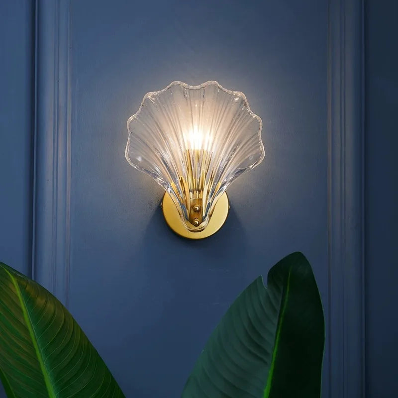 Shell-Shaped LED Wall Light – Elegant Brass and Glass Sconce