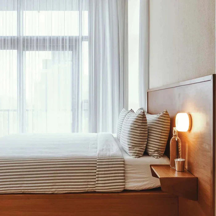 Modern LED Wall Light in Designer Frame – Elegant Ambient Lighting