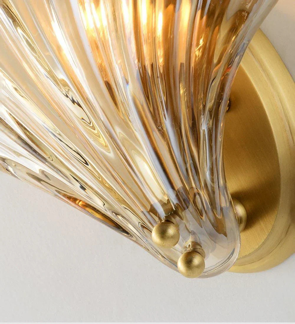 Shell-Shaped LED Wall Light – Elegant Brass and Glass Sconce