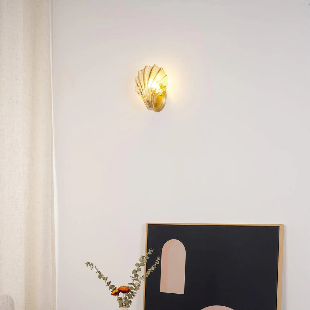 Shell-Shaped LED Wall Light – Elegant Brass and Glass Sconce